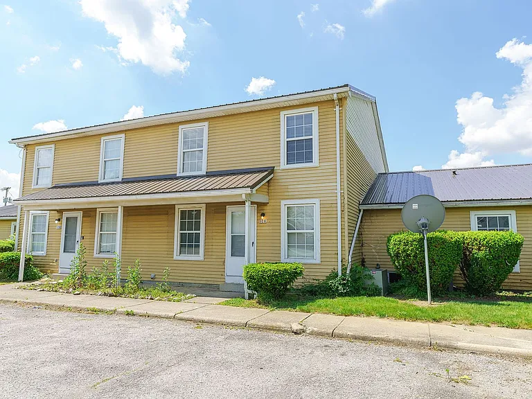 100 Heritage Cir #106 — Photo 4