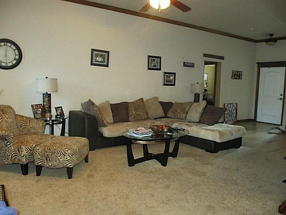 4th image of 3312 Marilyn Dr