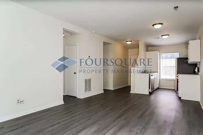 2604 Stewart Dr #B — Photo 6