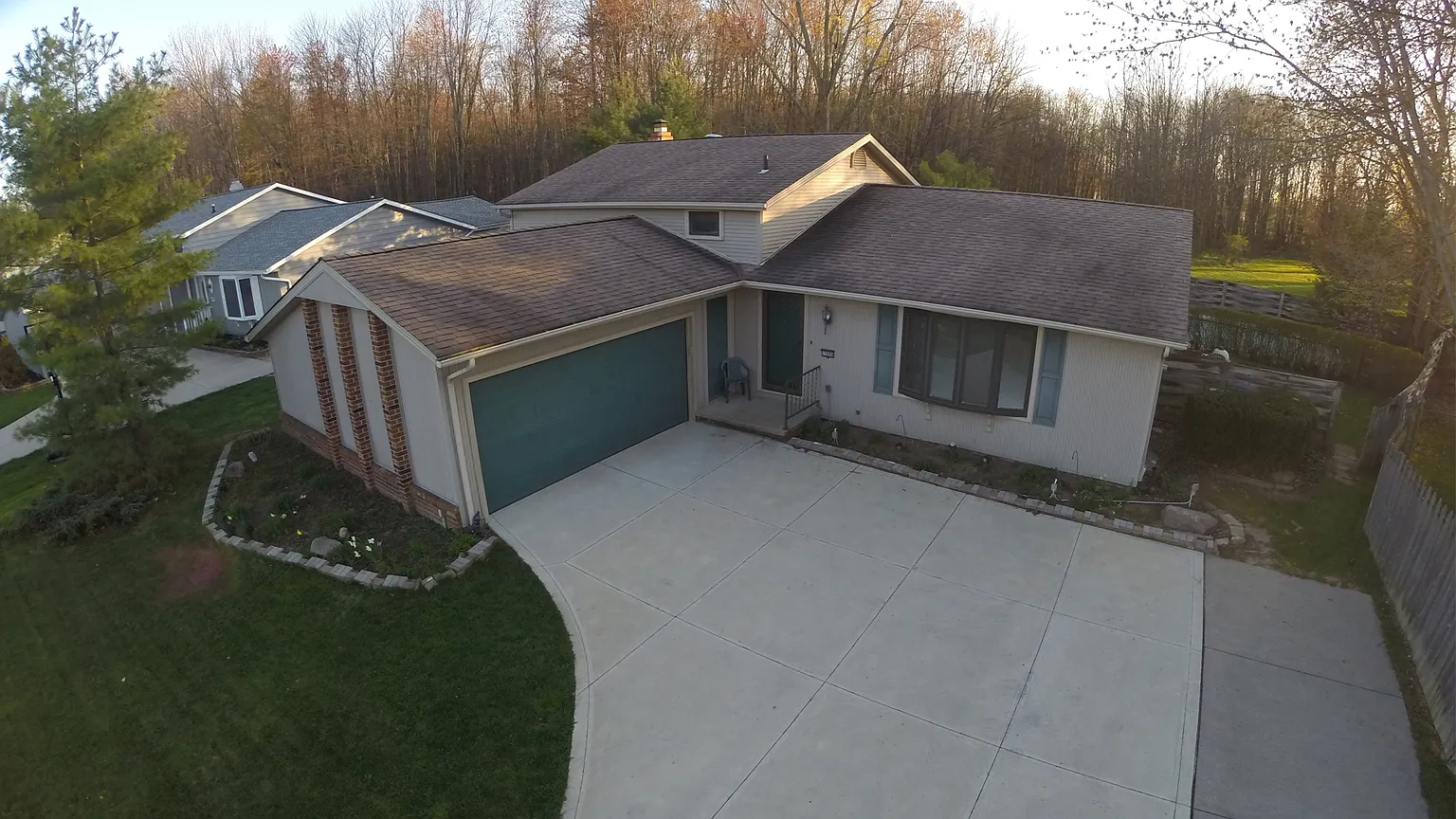 15660 Walnut Creek Dr photo 1