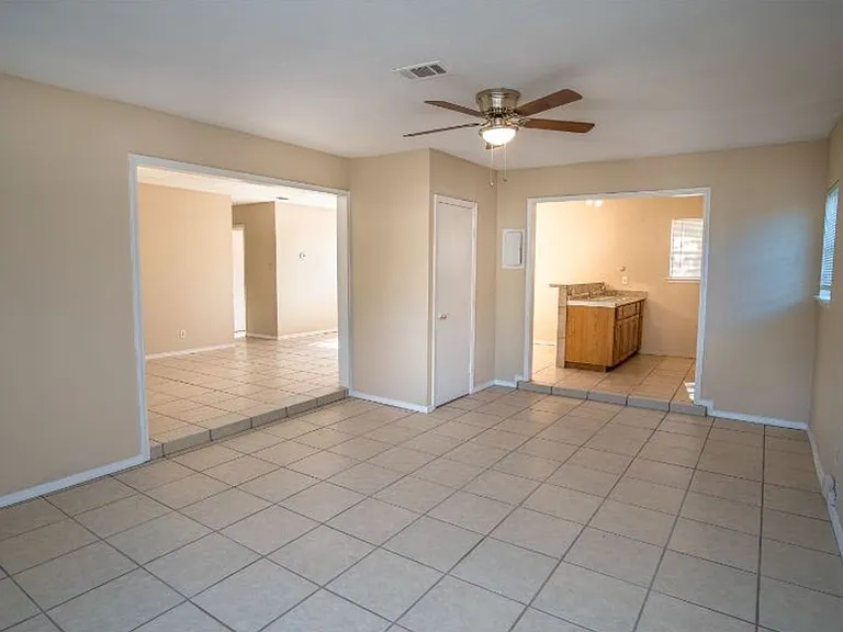 6916 Shady Grove Dr — Photo 8