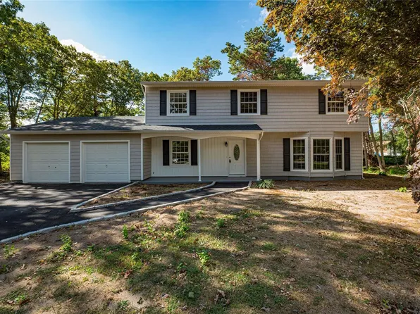 4 Oconner Court, Mount Sinai, NY 11766