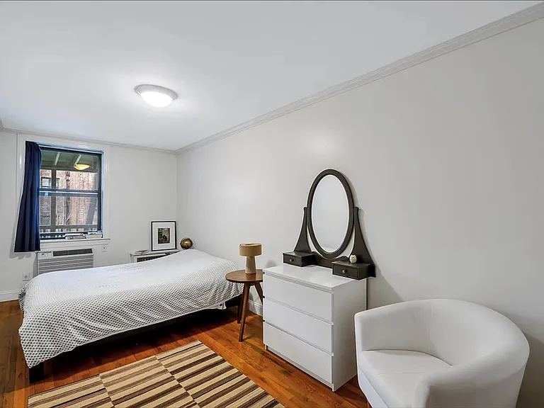 112 Christopher St #3F — Photo 7
