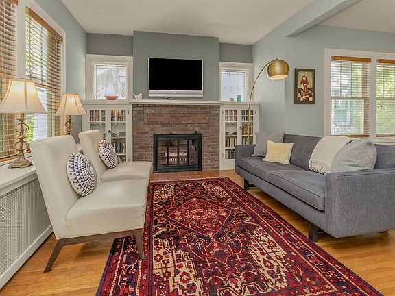 5th image of 1740 Wellesley Ave