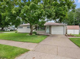 1003 S Stark St, Davenport, IA 52802
