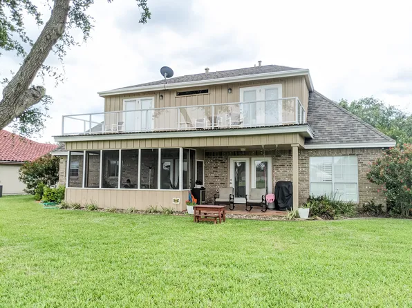 462 Augusta Dr, Rockport, TX 78382