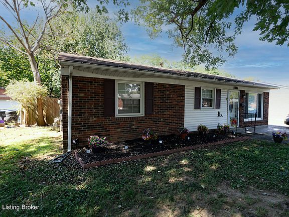 3rd image of 11806 Mahogany Dr