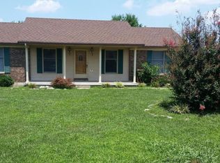 112 Bishop Ln, Bardstown, KY 40004