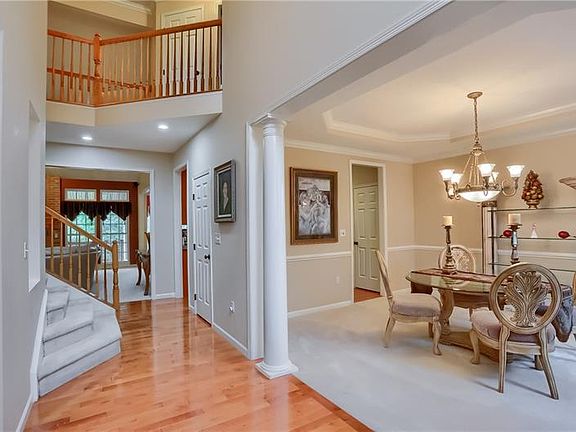 3rd image of 723 Seth Dr