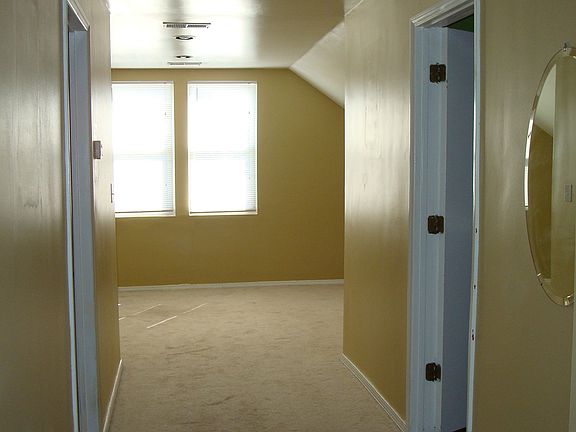 4th image of 6306 W Eastwood Ave #2