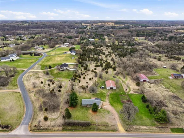 783 McCutcheon Rd, Hudson, WI 54016