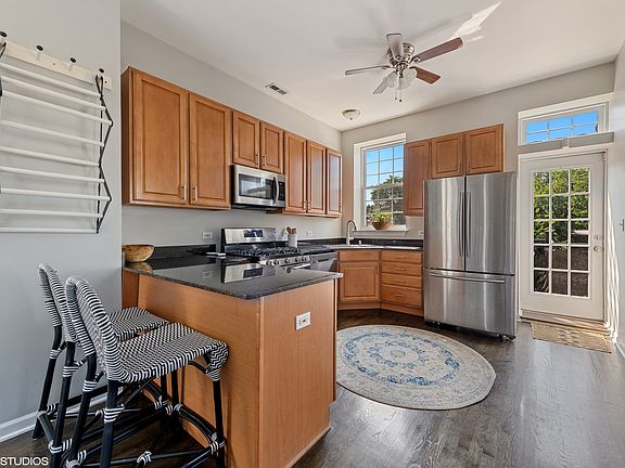 3rd image of 1332 N Campbell Ave APT 3
