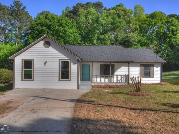 1330 Winslow Dr, Jonesboro, GA 30238