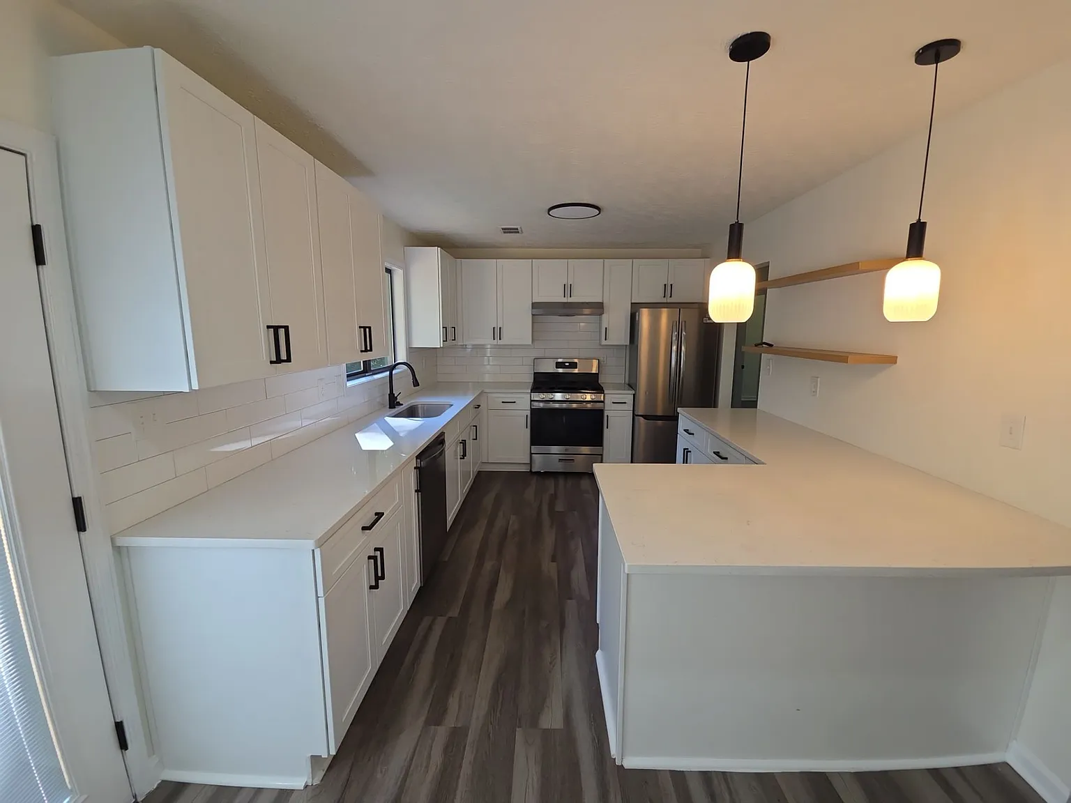 3 bed, 1900 sqft, $2,675 — Photo 2