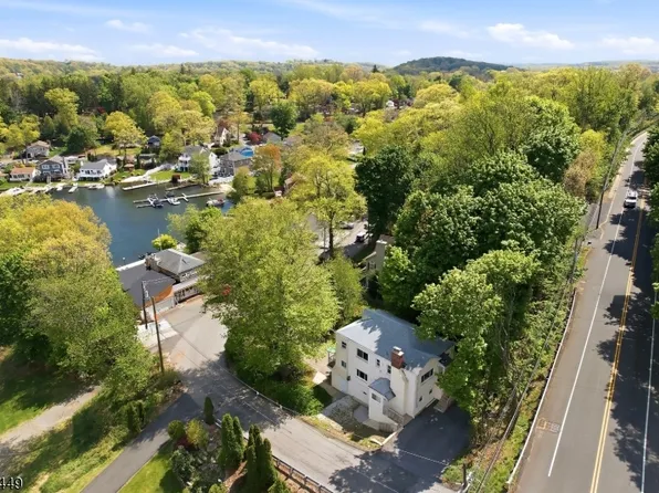 119 Lakeside Blvd, Hopatcong Boro, NJ 07843