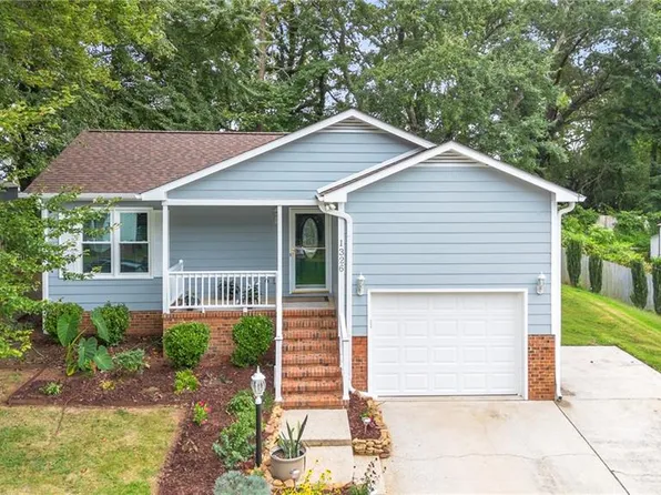 1326 Cushing St, Greensboro, NC 27405