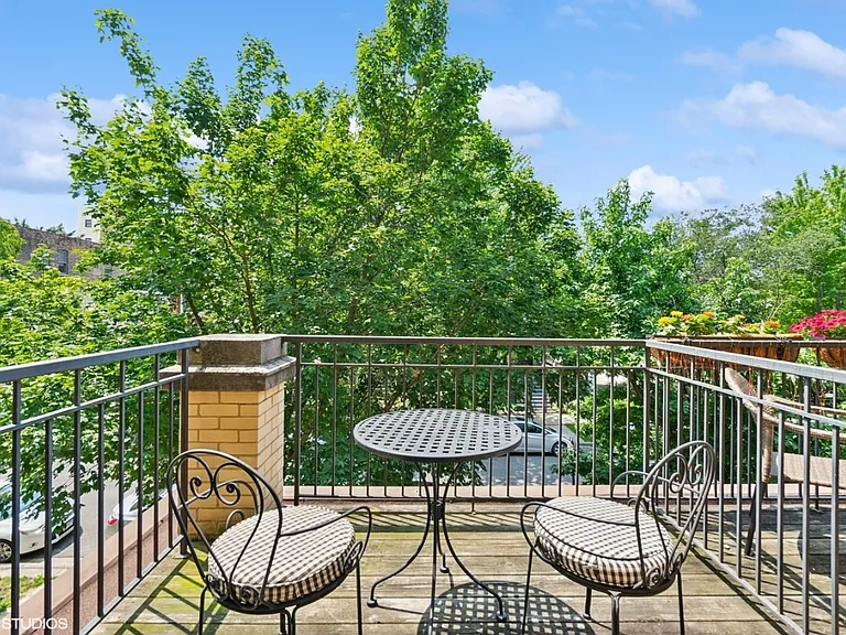 3647 N Wilton Ave #2 — Photo 16