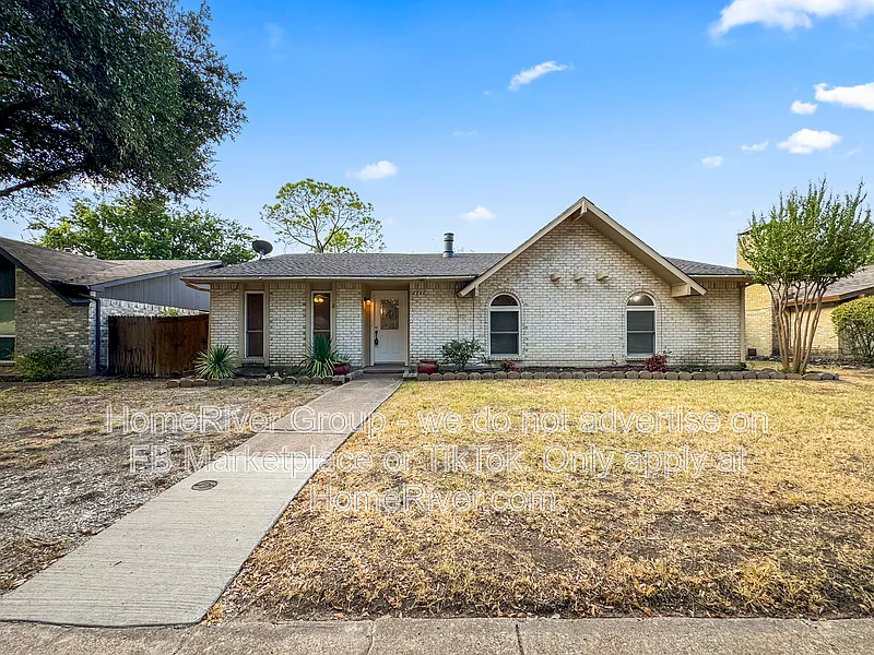 2710 Robin Hill Ln