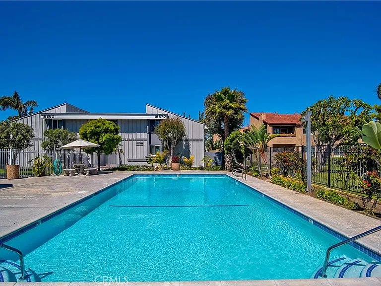 17082 Pacific Coast Hwy #102 — Photo 33