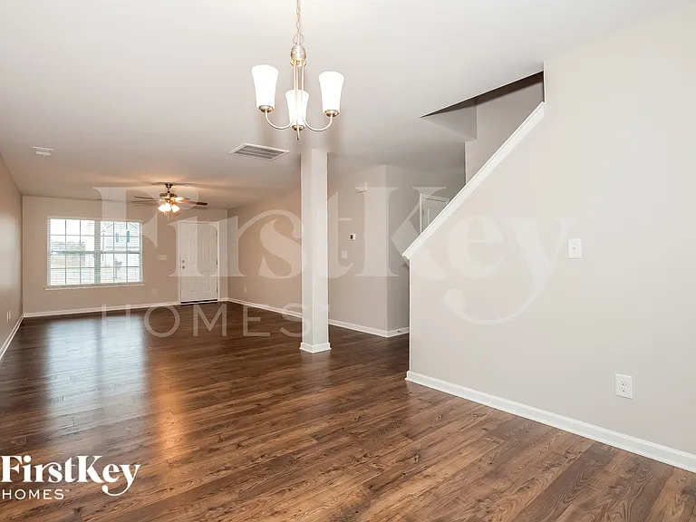 1512 Summer View Ln — Photo 5