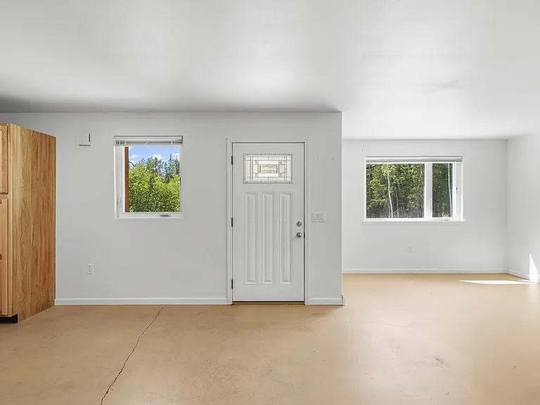1594 Madeline St #B — Photo 2
