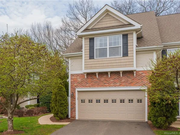 18 Schoolhouse Drive, West Hartford, CT 06110
