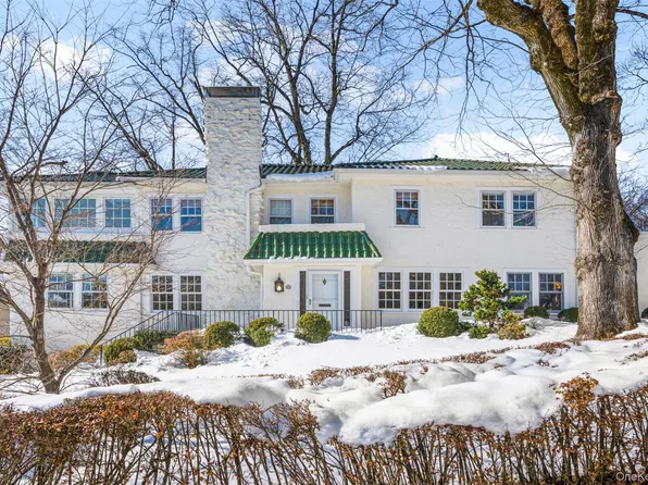 25 Huguenot Drive, Larchmont, NY 10538