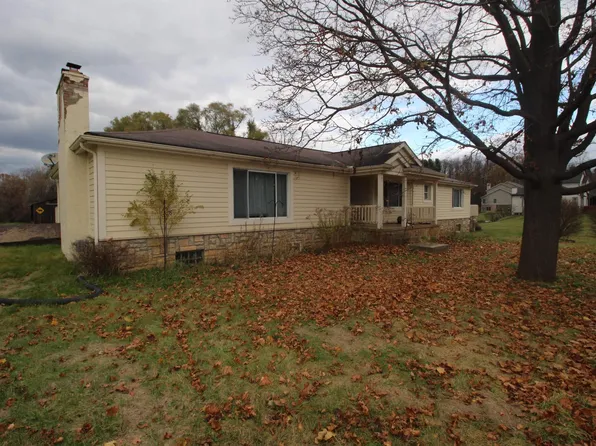 6685 Cooley Lake Rd, White Lake, MI 48383