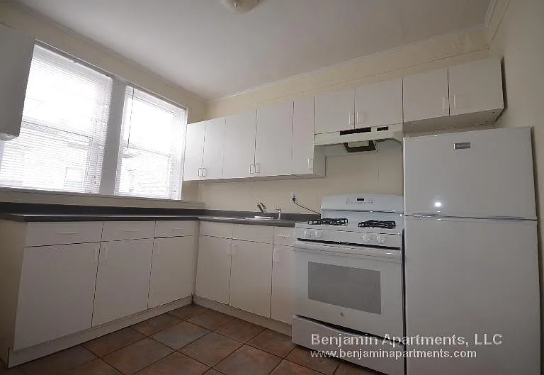 518 Cambridge St #9 — Photo 2