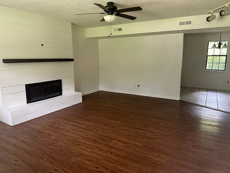 73 Lavaughn Dr — Photo 2