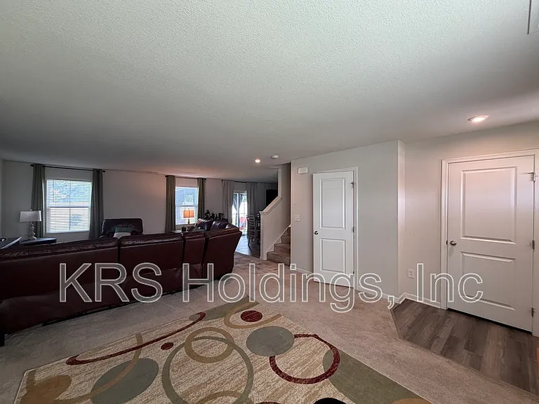 436 Forecastle St — Photo 3