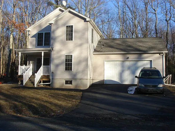 113 Oak Dr, Shohola, PA 18458