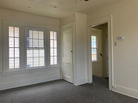 4th image of 323 Euclid Ave