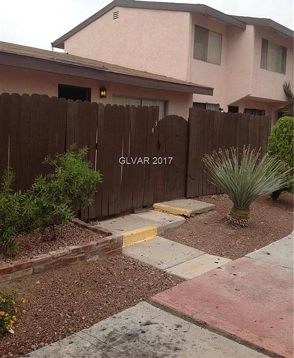 1st image of 1722 E University Ave APT 3