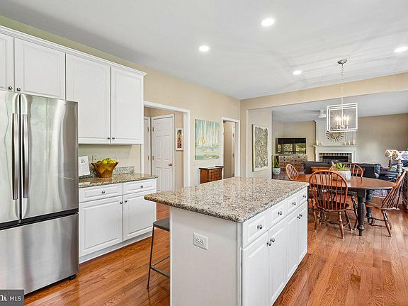 4th image of 8164 American Holly Rd