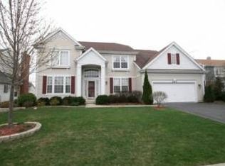 1617 Eric Ln, Libertyville, IL 60048