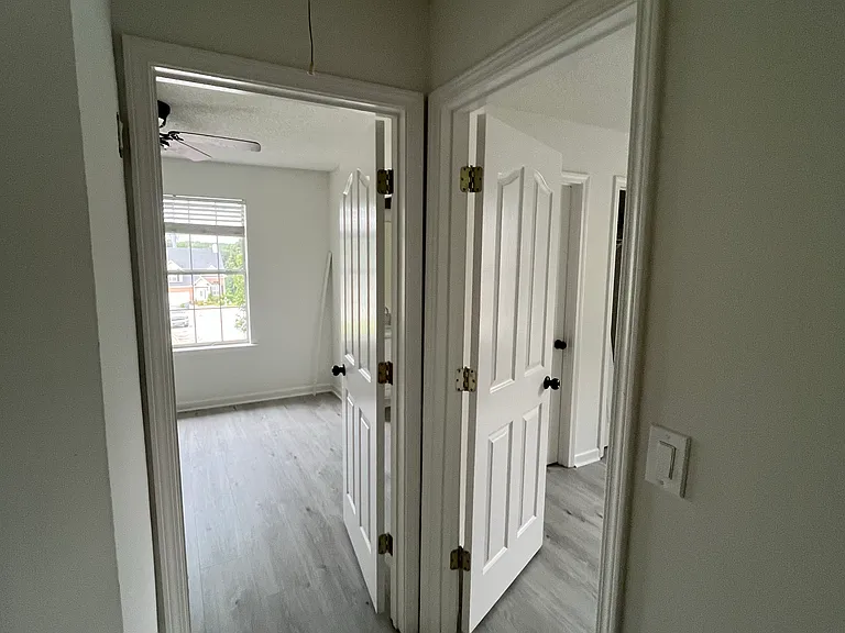 438 Gresham Dr — Photo 9