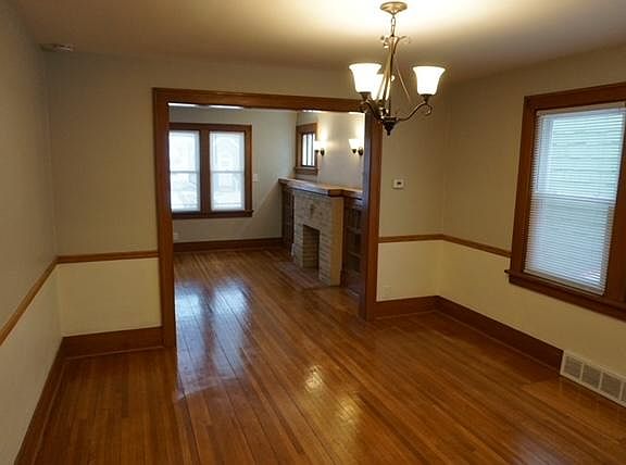 3rd image of 360 Nassau Ave #1