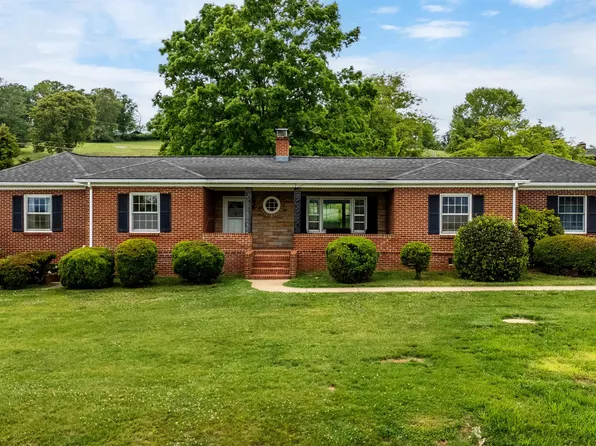 11 Avalon Ln, Lexington, VA 24450