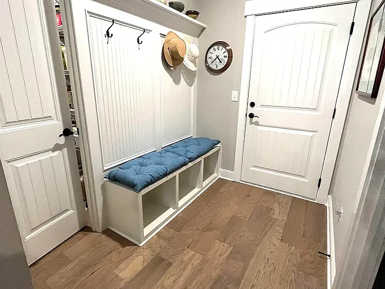 1050 Legend Dr — Photo 17