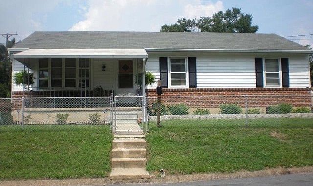 1st image of 100 Oakleigh Ave