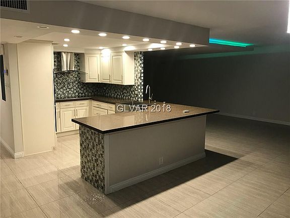 5th image of 3111 Bel Air Dr Unit 25F
