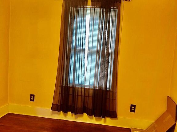 5th image of 443 McAllister St