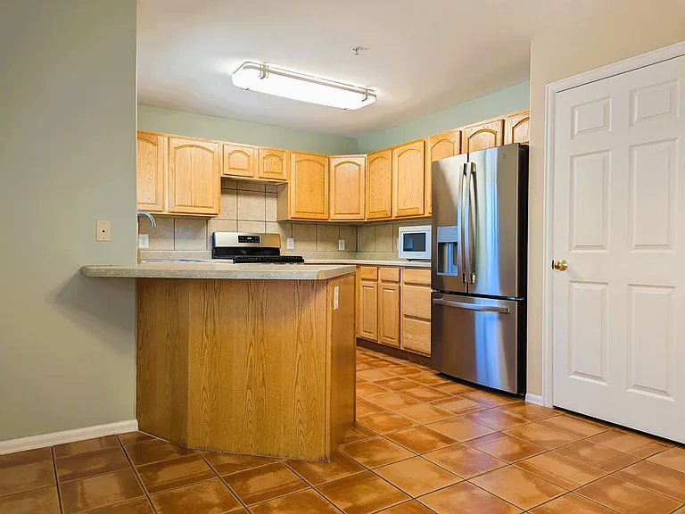 460 1/2 E Scenic Dr — Photo 6