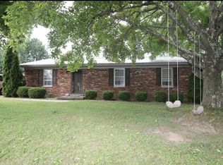 210 Lakeview Dr, Lawrenceburg, KY 40342