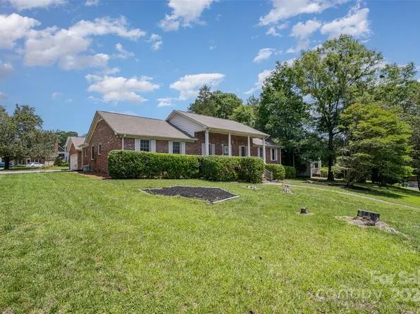 1105 Owen Blvd, Charlotte, NC 28213