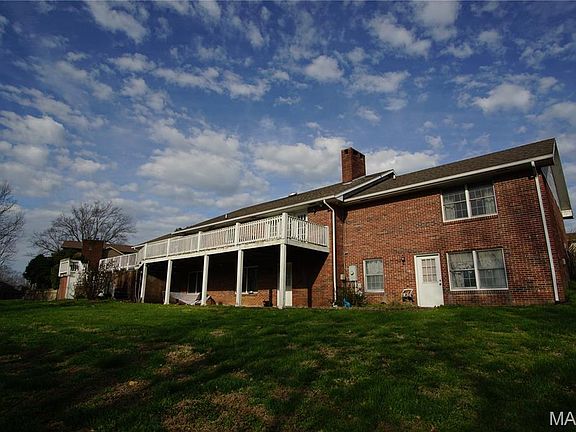 4th image of 1402 Greenway Dr