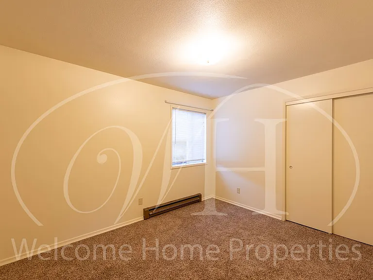 420 Catherine St — Photo 14