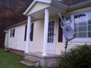 1417 Cranenest Rd, Vansant, VA 24656