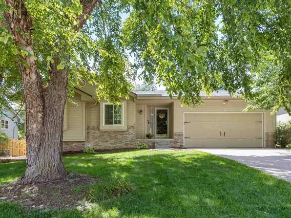 116 Fleetwood Dr, Papillion, NE 68133